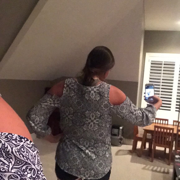 blouse - Picture 4 of 4